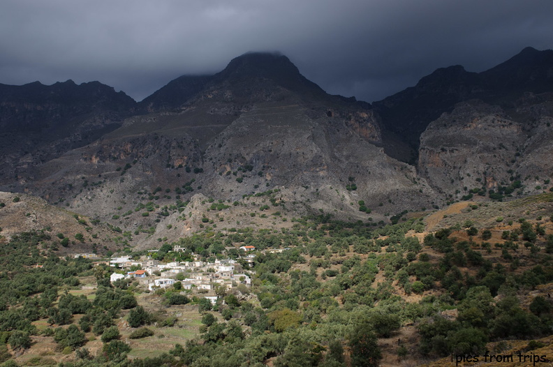 storm overtaking the mountains2010d17c070.jpg